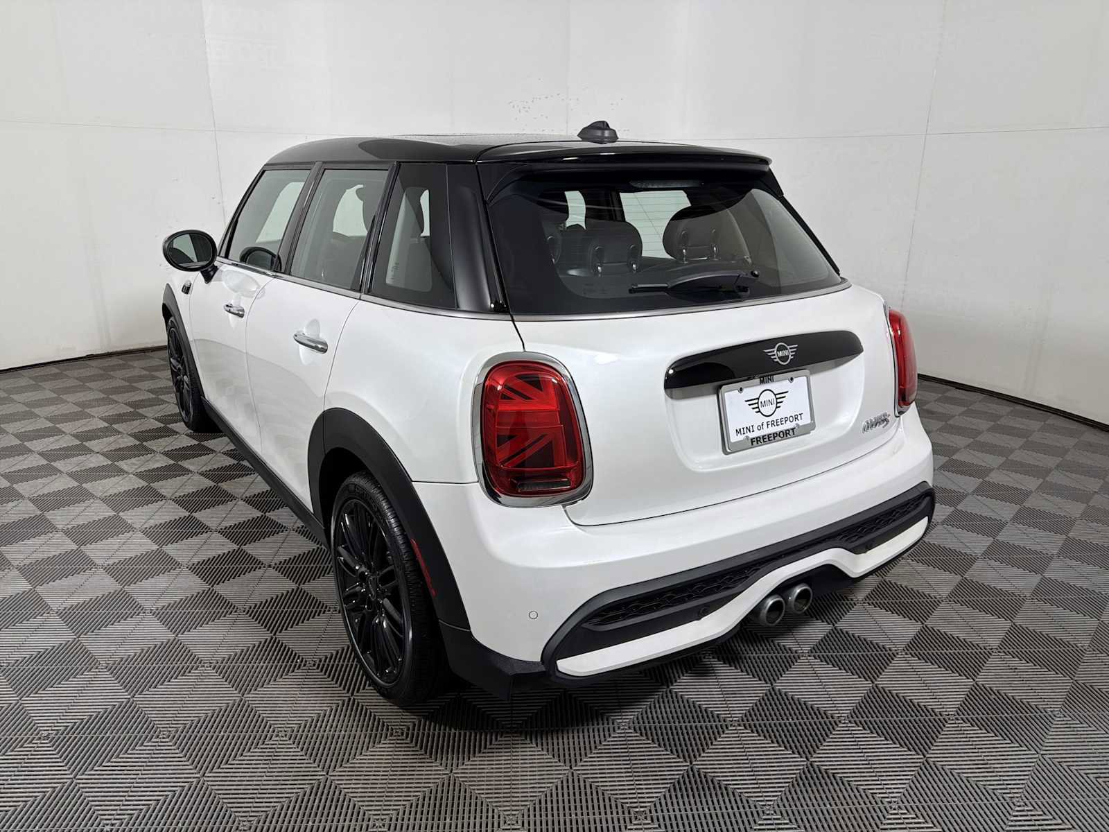Used 2023 MINI Cooper S image 5