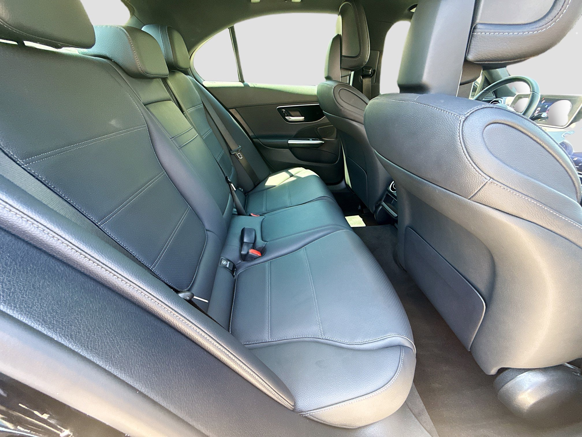 Used 2025 Mercedes-Benz C 300 Sedan image 26