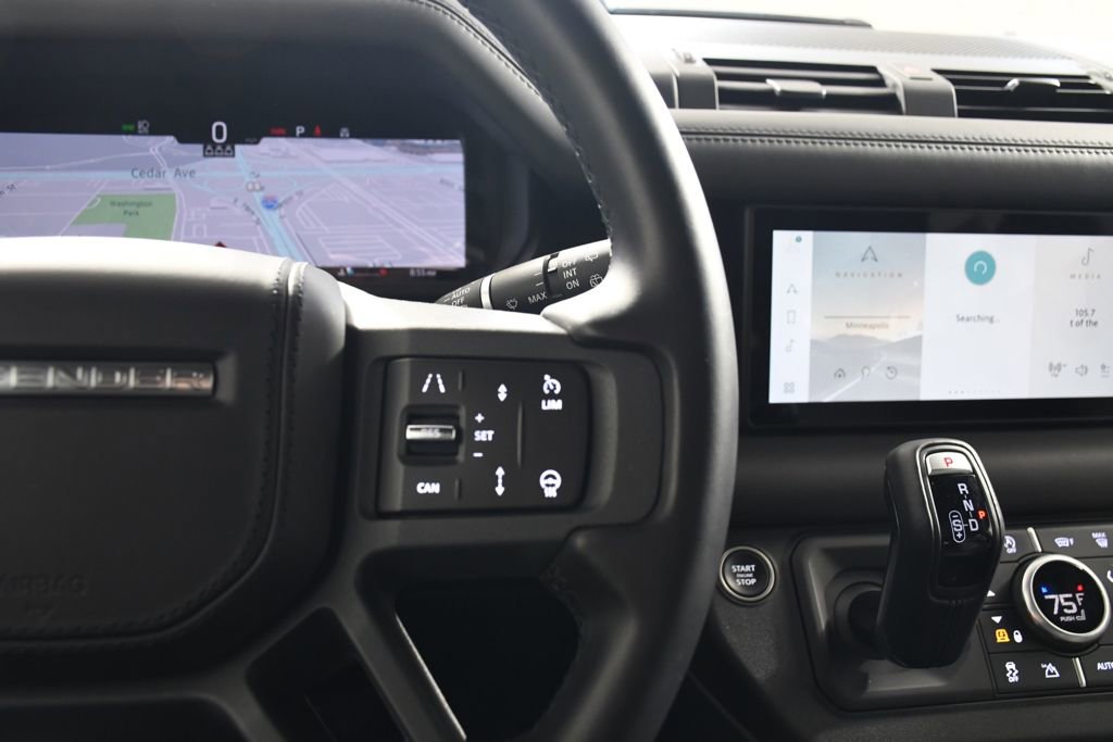 Used 2024 Land Rover Defender 110 X-Dynamic SE image 30