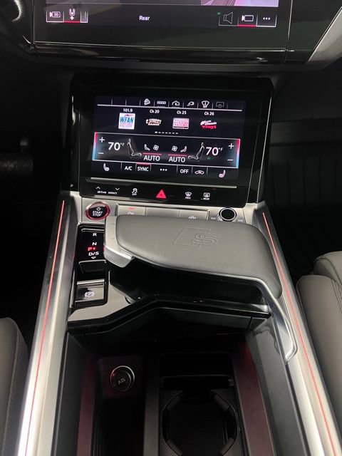 Used 2023 Audi e-tron S Prestige w/ Prestige Package image 26