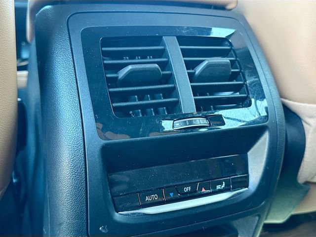 Used 2025 BMW X4 M40i w/ Premium Package image 27