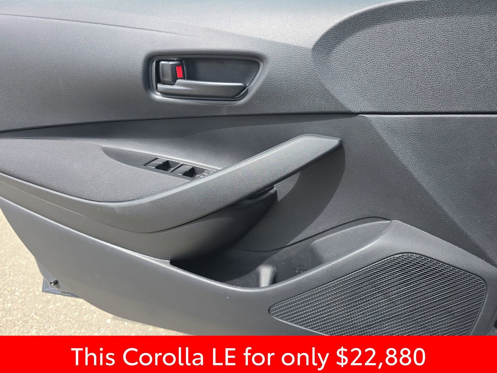 Used 2025 Toyota Corolla LE w/ LE Premium Package image 32