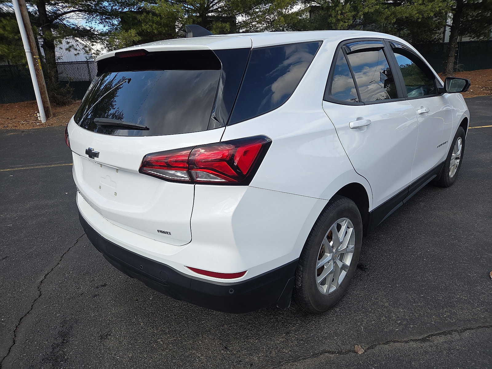 Certified 2024 Chevrolet Equinox LS w/ LS Convenience Package image 3