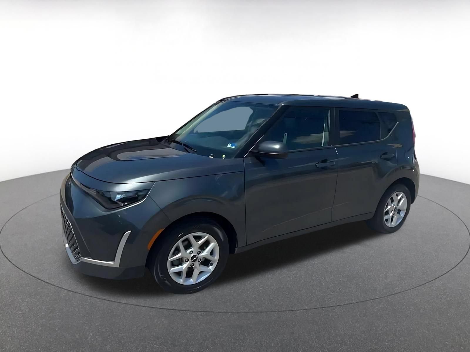 Used 2025 Kia Soul LX w/ LX Technology Package FWD image 8