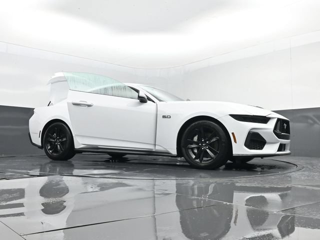 Used 2025 Ford Mustang GT RWD image 31