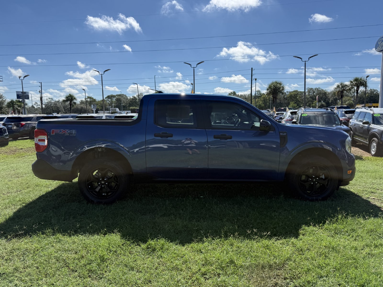 Used 2024 Ford Maverick XLT w/ XLT Luxury Package AWD/4WD image 3
