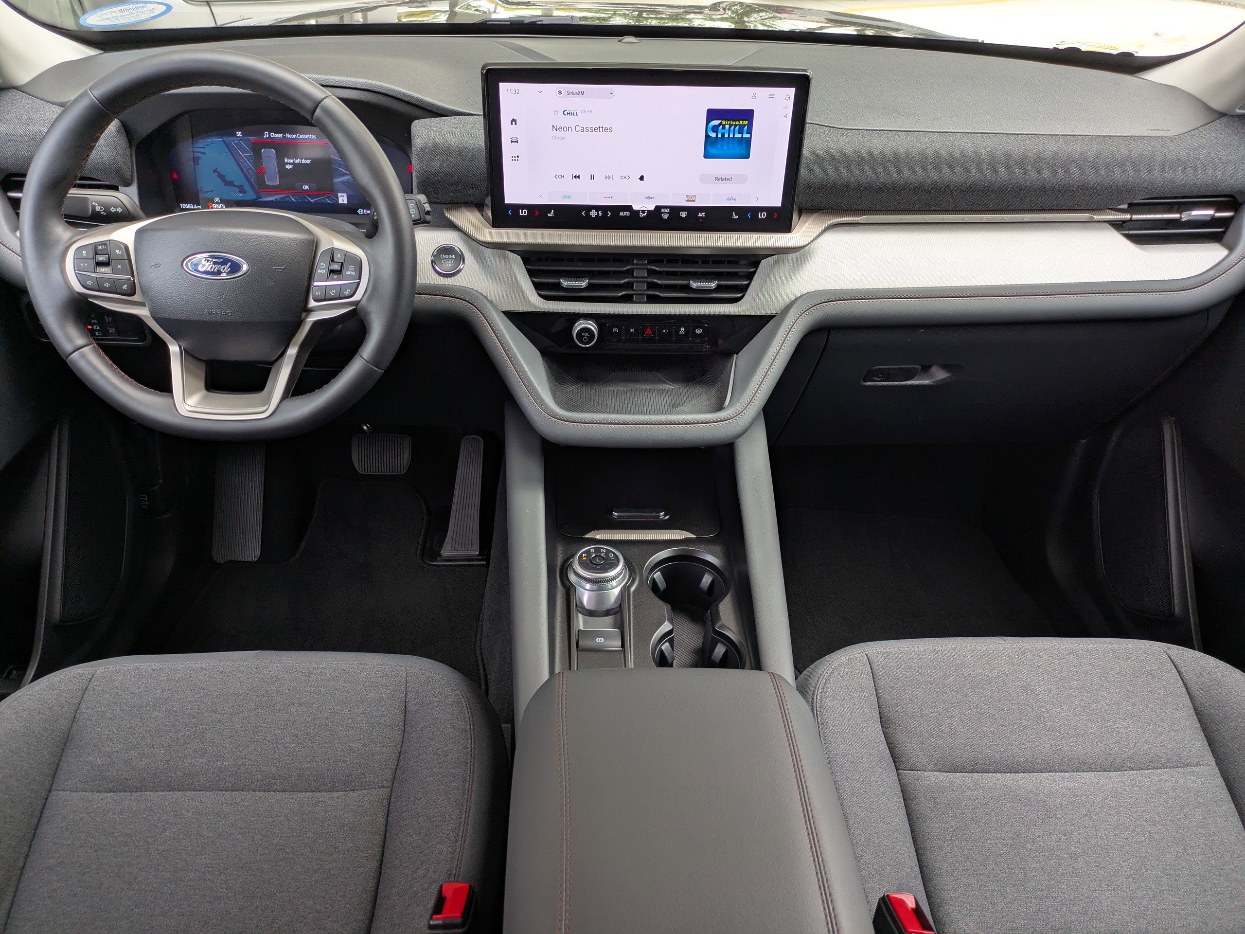 Certified 2025 Ford Explorer Active RWD image 17