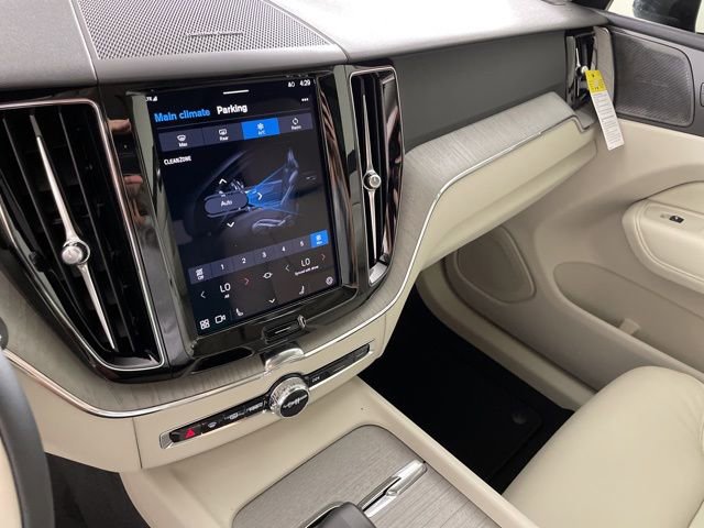 New 2025 Volvo XC60 T8 Plus w/ Protection Package Premier AWD/4WD image 31