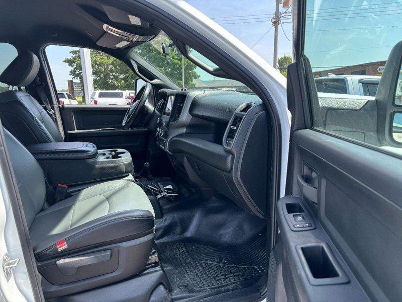 Used 2024 RAM 2500 Tradesman w/ Chrome Appearance Group AWD/4WD image 11
