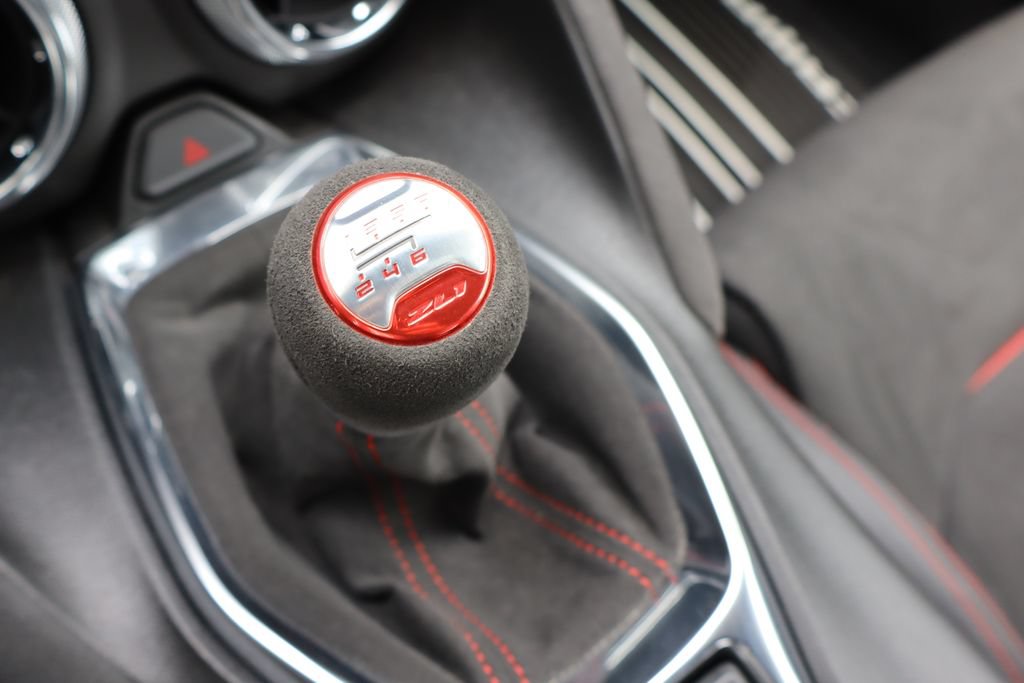 Used 2022 Chevrolet Camaro ZL1 RWD image 10