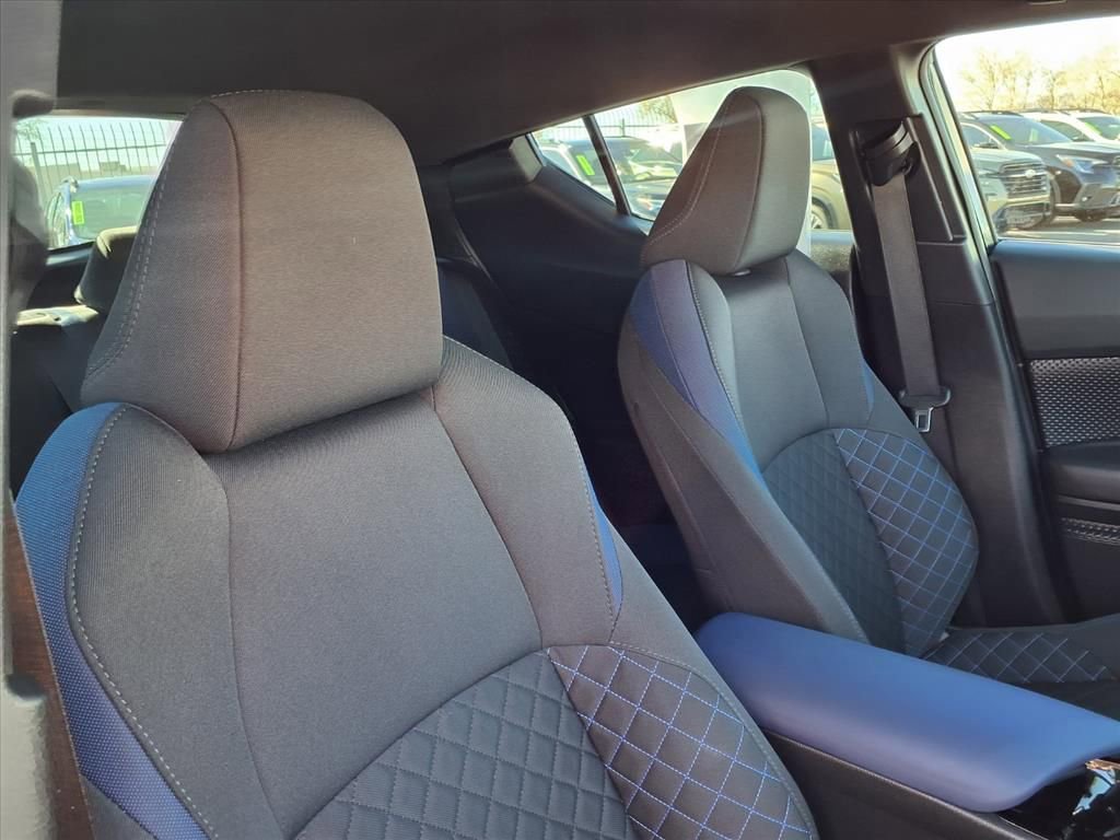 Used 2021 Toyota C-HR XLE image 20