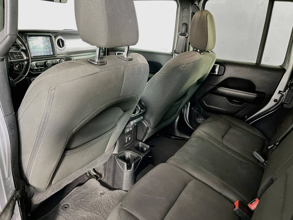 Used 2020 Jeep Wrangler Unlimited Sahara AWD/4WD image 32