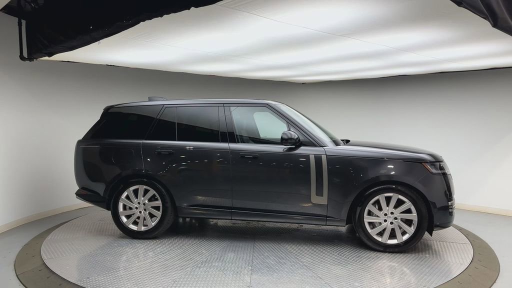 Certified 2025 Land Rover Range Rover SE AWD/4WD image 9