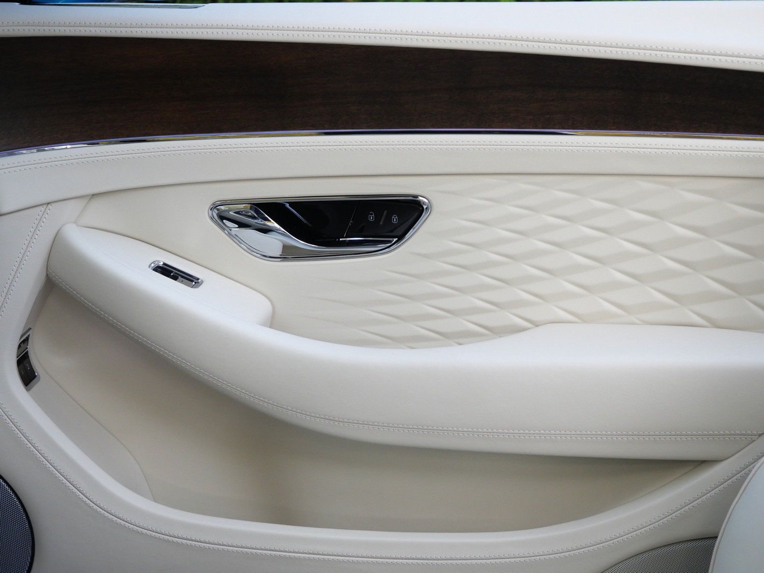 New 2026 Bentley Continental GT Azure AWD/4WD image 9