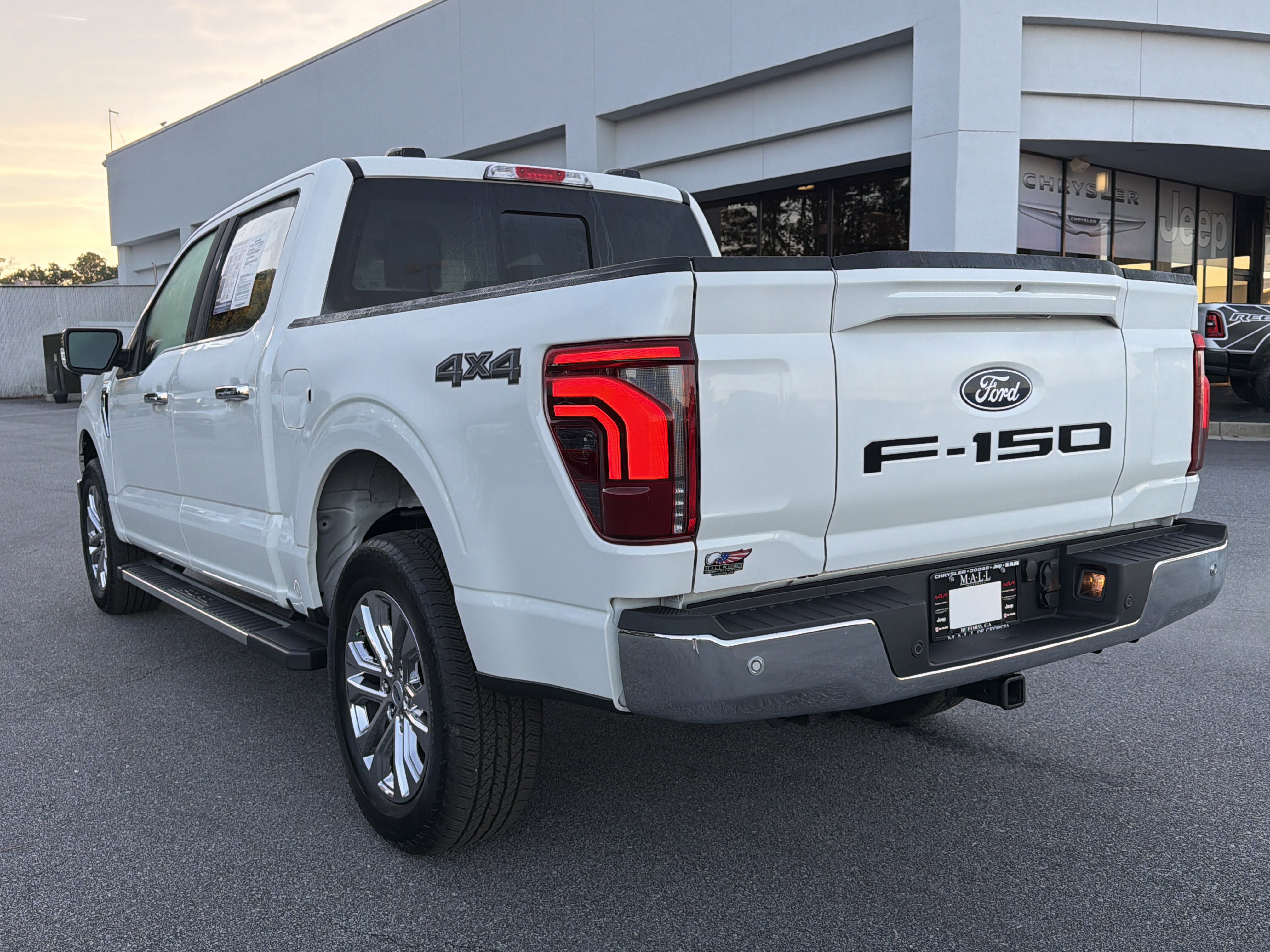 Used 2025 Ford F150 Lariat w/ Equipment Group 501A Mid image 8