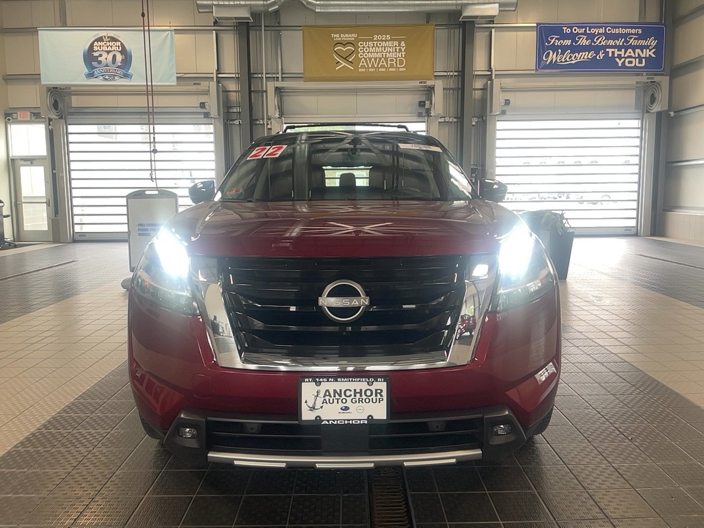 Used 2022 Nissan Pathfinder Platinum w/ Lighting Package (N93) AWD/4WD image 2