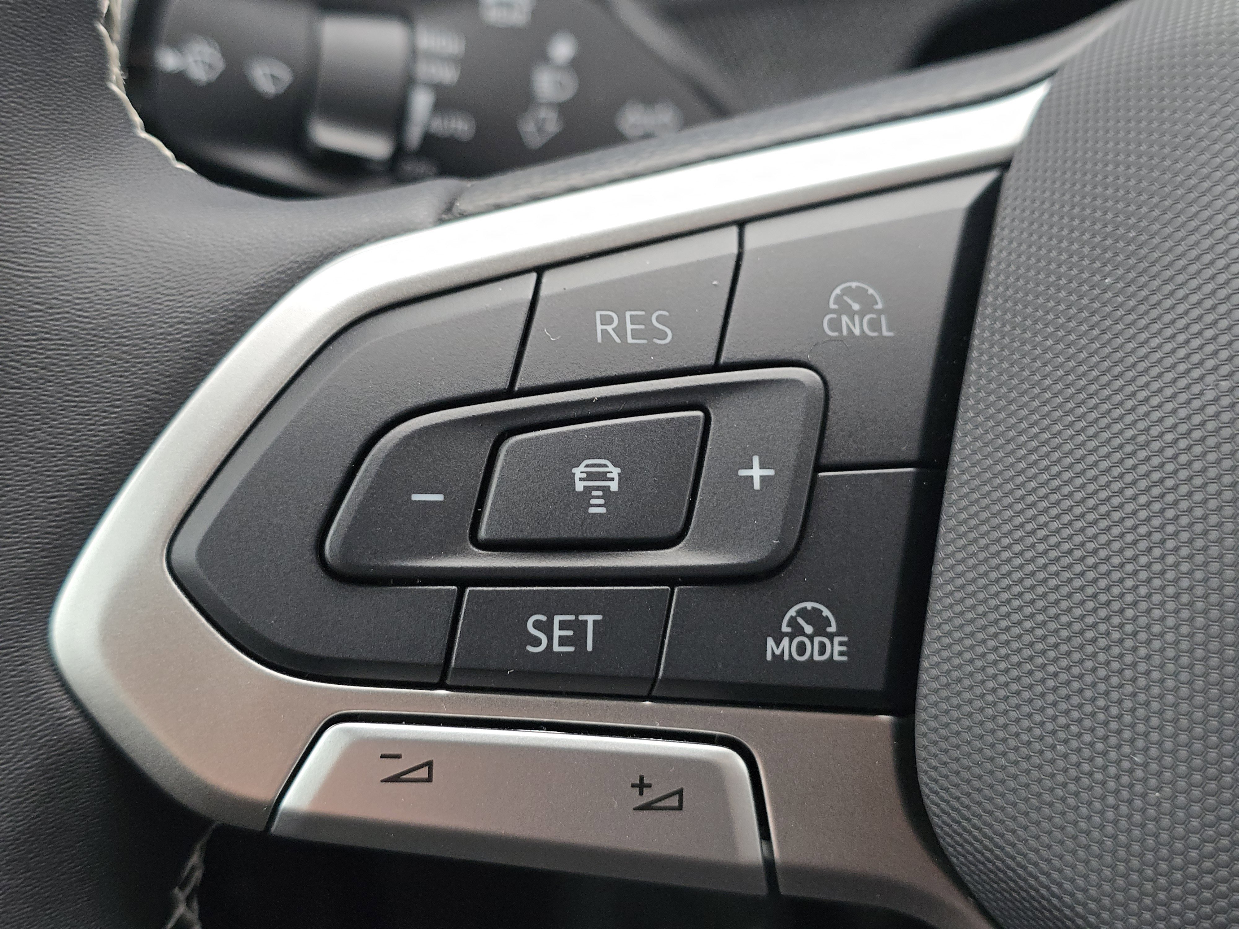 New 2025 Volkswagen Tiguan S image 26