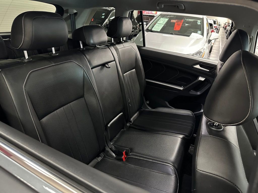 Used 2022 Volkswagen Tiguan SE FWD image 31
