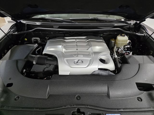 Used 2018 Lexus LX 570 4WD w/ Luxury Package image 26