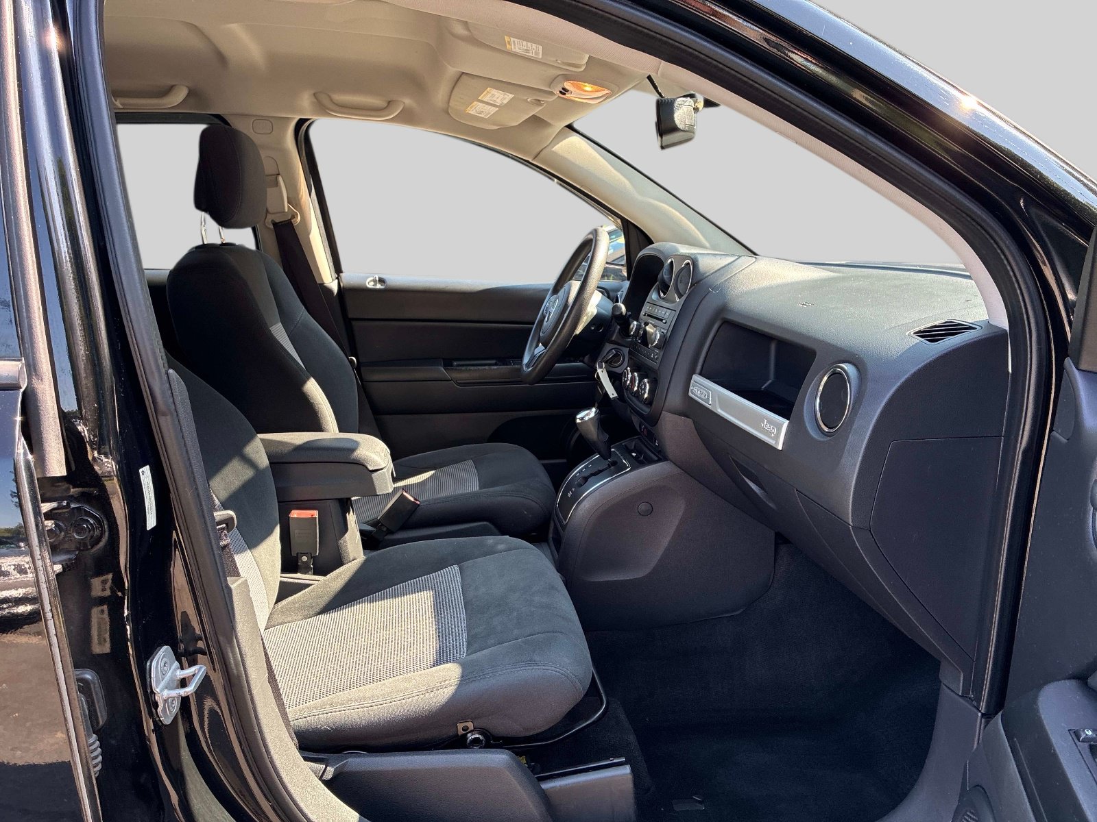 Used 2014 Jeep Compass Sport w/ Power Value Group FWD image 9