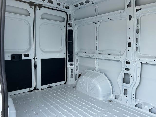 New 2024 RAM ProMaster 2500 w/ Convenience Group image 20