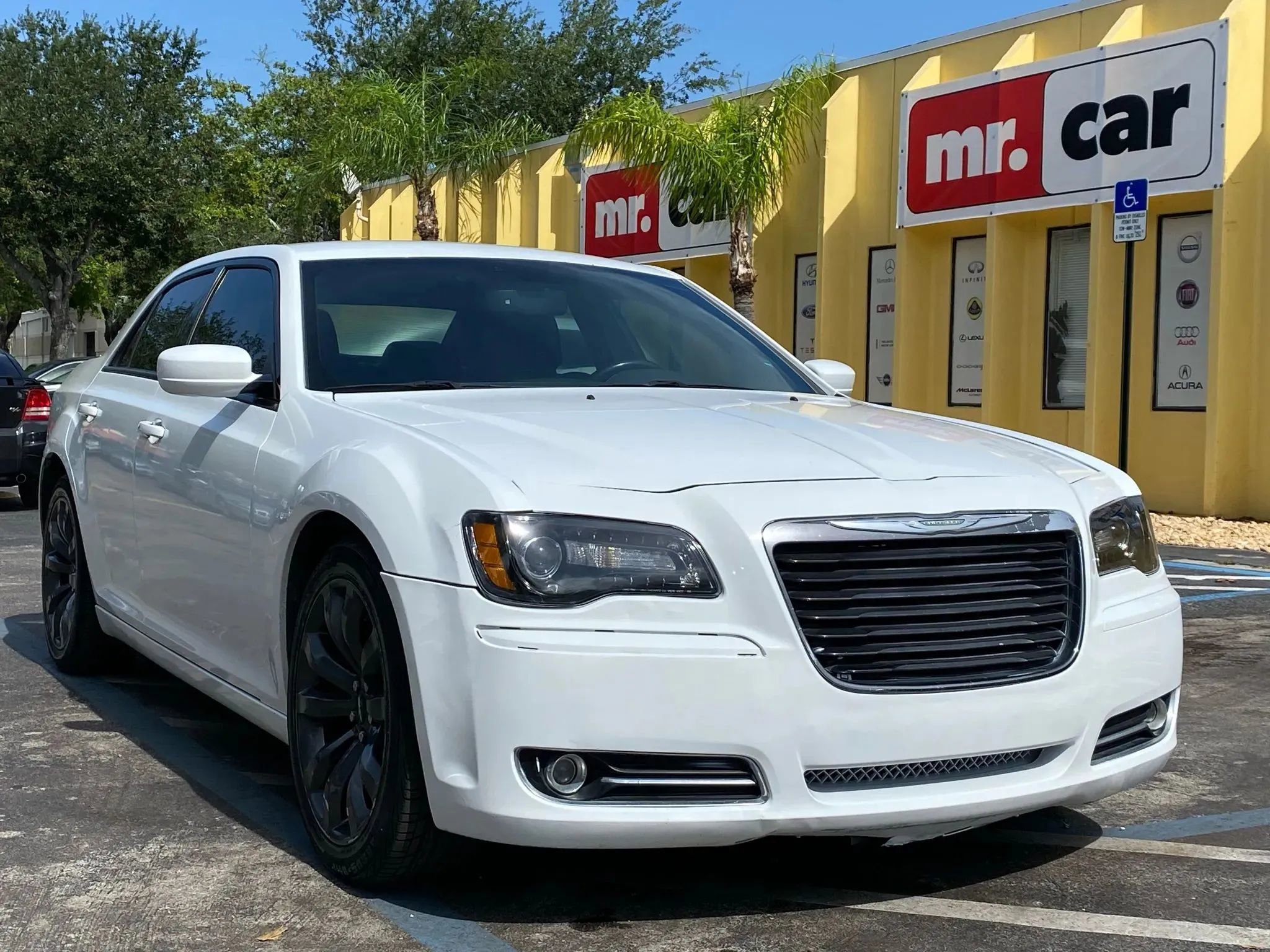 Used 2014 Chrysler 300 S image 4