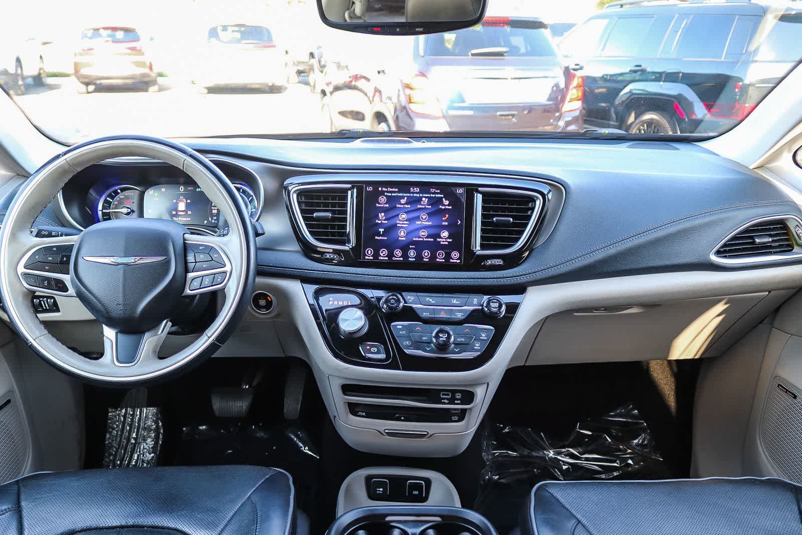 Used 2019 Chrysler Pacifica Limited w/ Advanced Safetytec Group FWD image 11