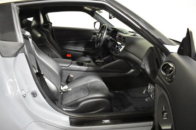 Certified 2024 Nissan Z Performance w/ Floor Mat Package RWD image 35