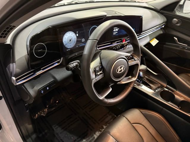 New 2025 Hyundai Elantra Limited image 12