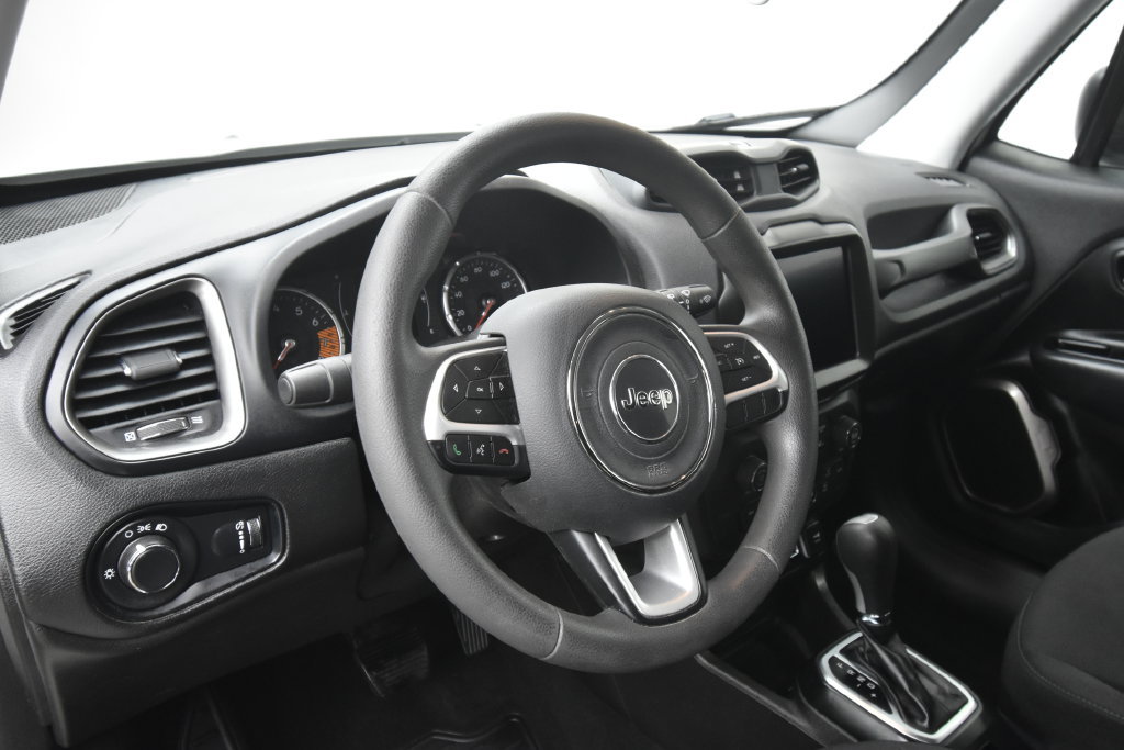 Used 2023 Jeep Renegade Latitude AWD/4WD image 11