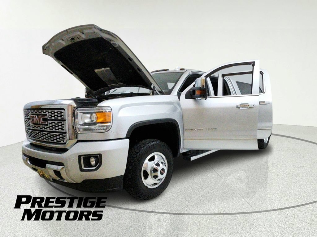 Used 2019 GMC Sierra 3500 Denali AWD/4WD image 10