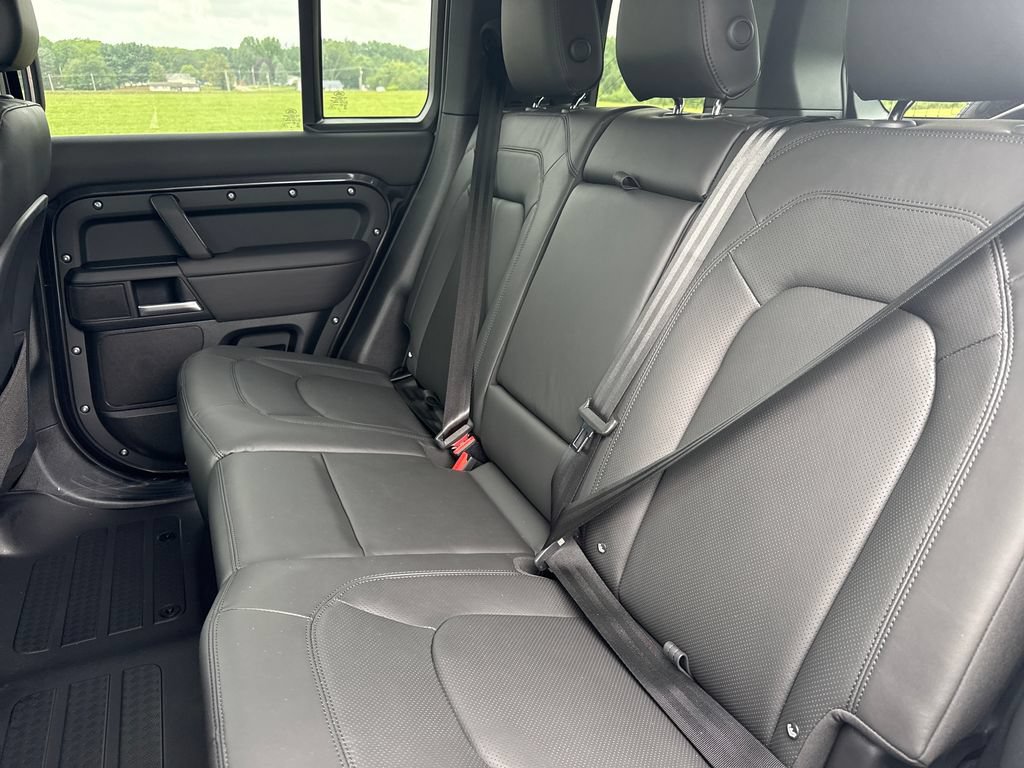 New 2026 Land Rover Defender 110 X-Dynamic SE AWD/4WD image 12