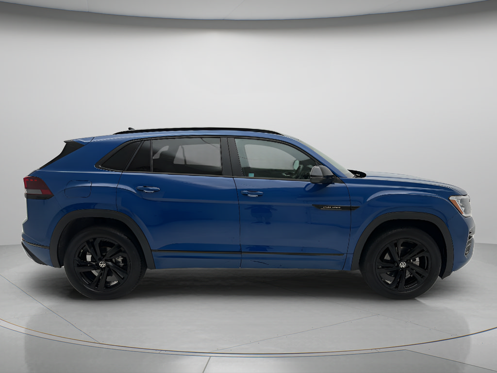 Used 2025 Volkswagen Atlas Cross Sport SEL R-Line AWD/4WD image 2
