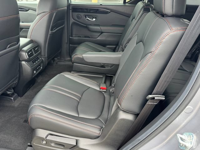 Certified 2025 Honda Pilot TrailSport image 17