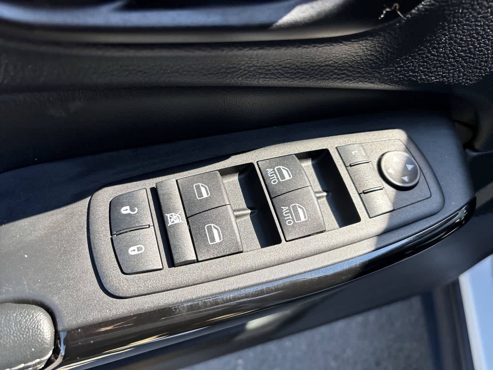 Certified 2023 Jeep Cherokee Altitude Lux AWD/4WD image 9