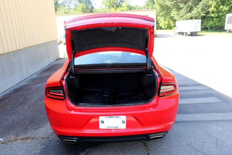 Used 2018 Dodge Charger SXT image 16