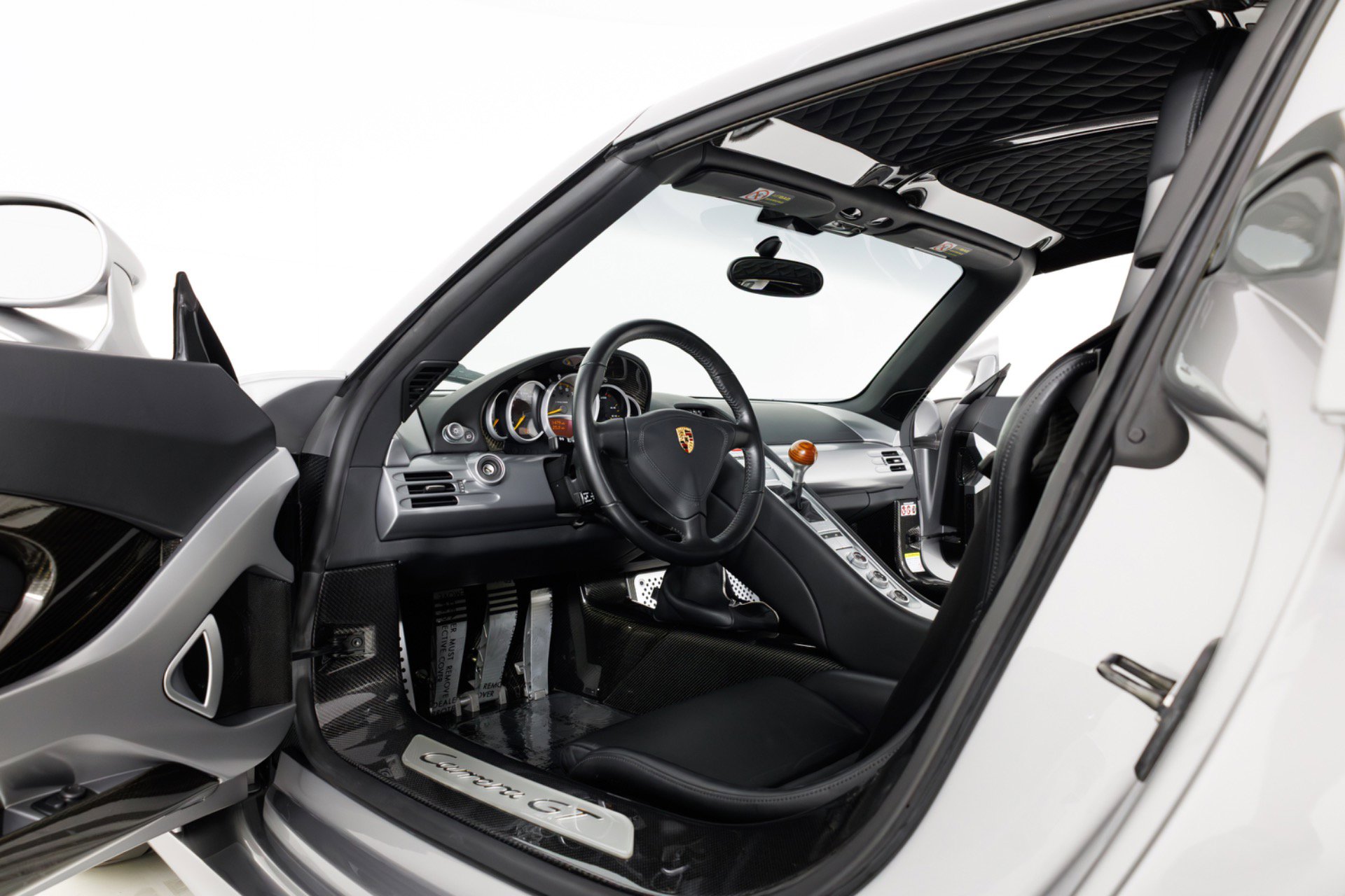 Used 2004 Porsche Carrera GT RWD image 15