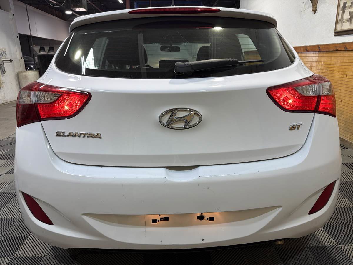 Used 2017 Hyundai Elantra GT image 4