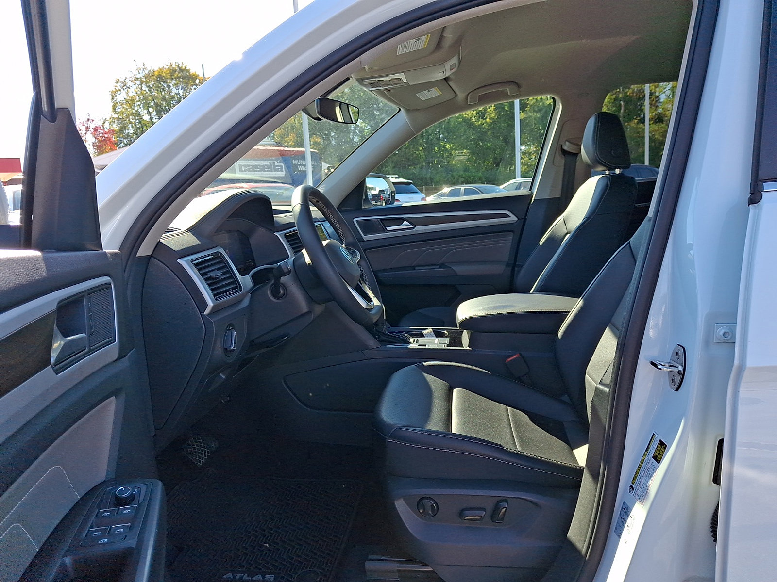 Used 2022 Volkswagen Atlas SE FWD image 16