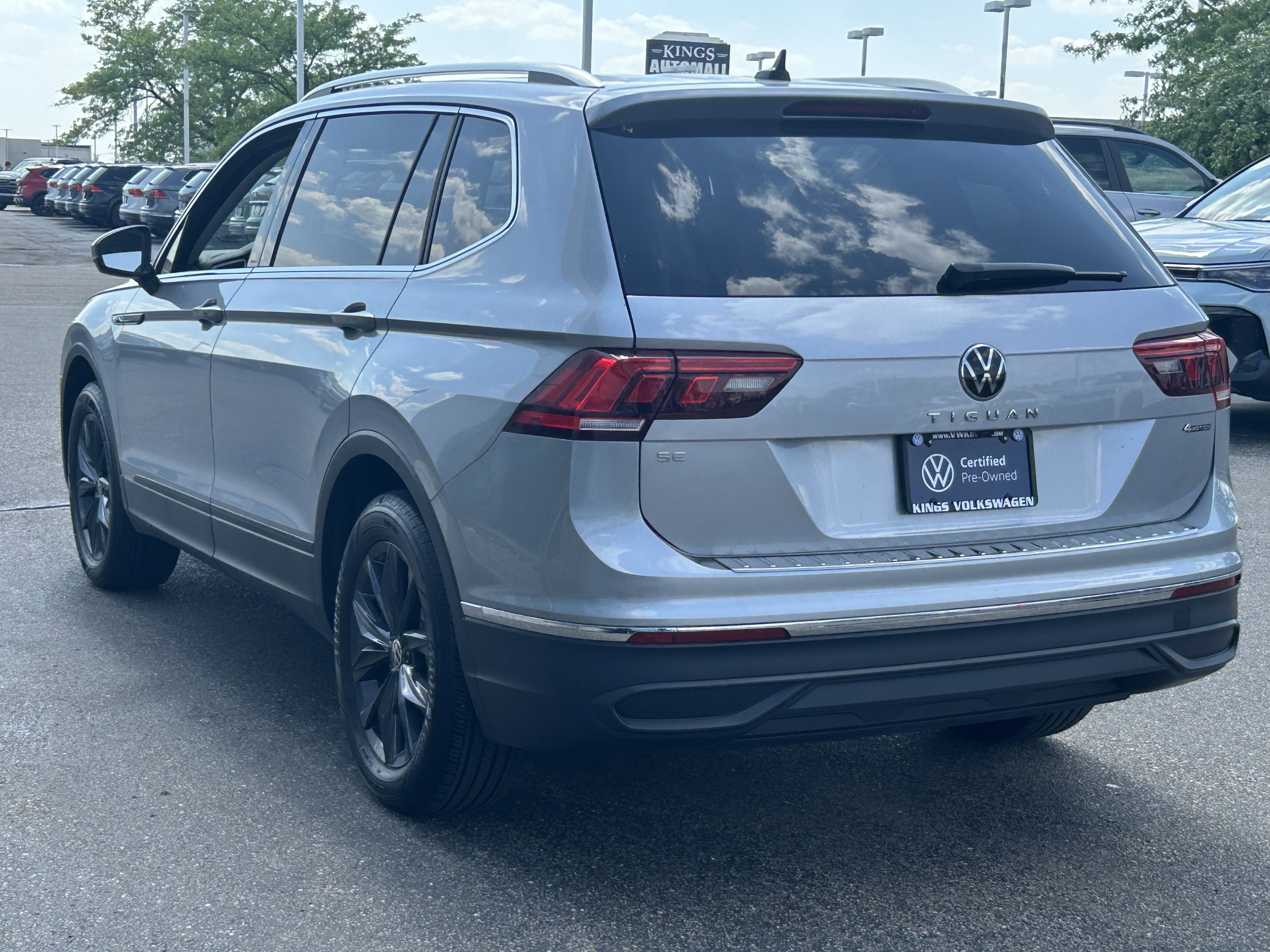Certified 2024 Volkswagen Tiguan SE AWD/4WD image 5