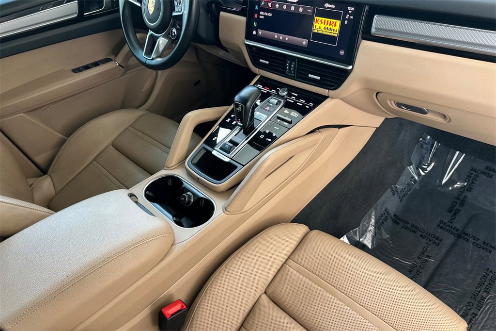 Used 2023 Porsche Cayenne Platinum Edition image 19