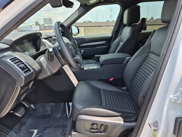 Used 2025 Land Rover Discovery Dynamic SE AWD/4WD image 9