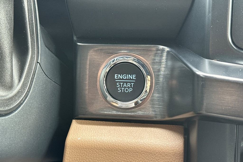 New 2026 Ford F250 Lariat w/ Chrome Package image 19