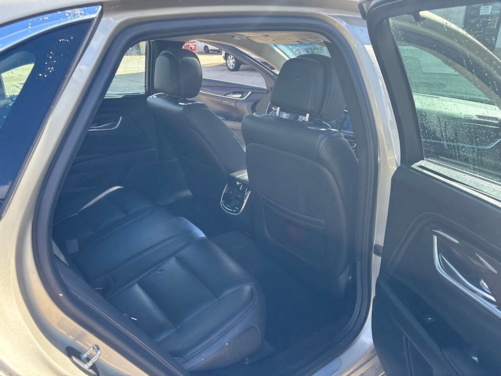 Used 2013 Cadillac XTS Premium image 12