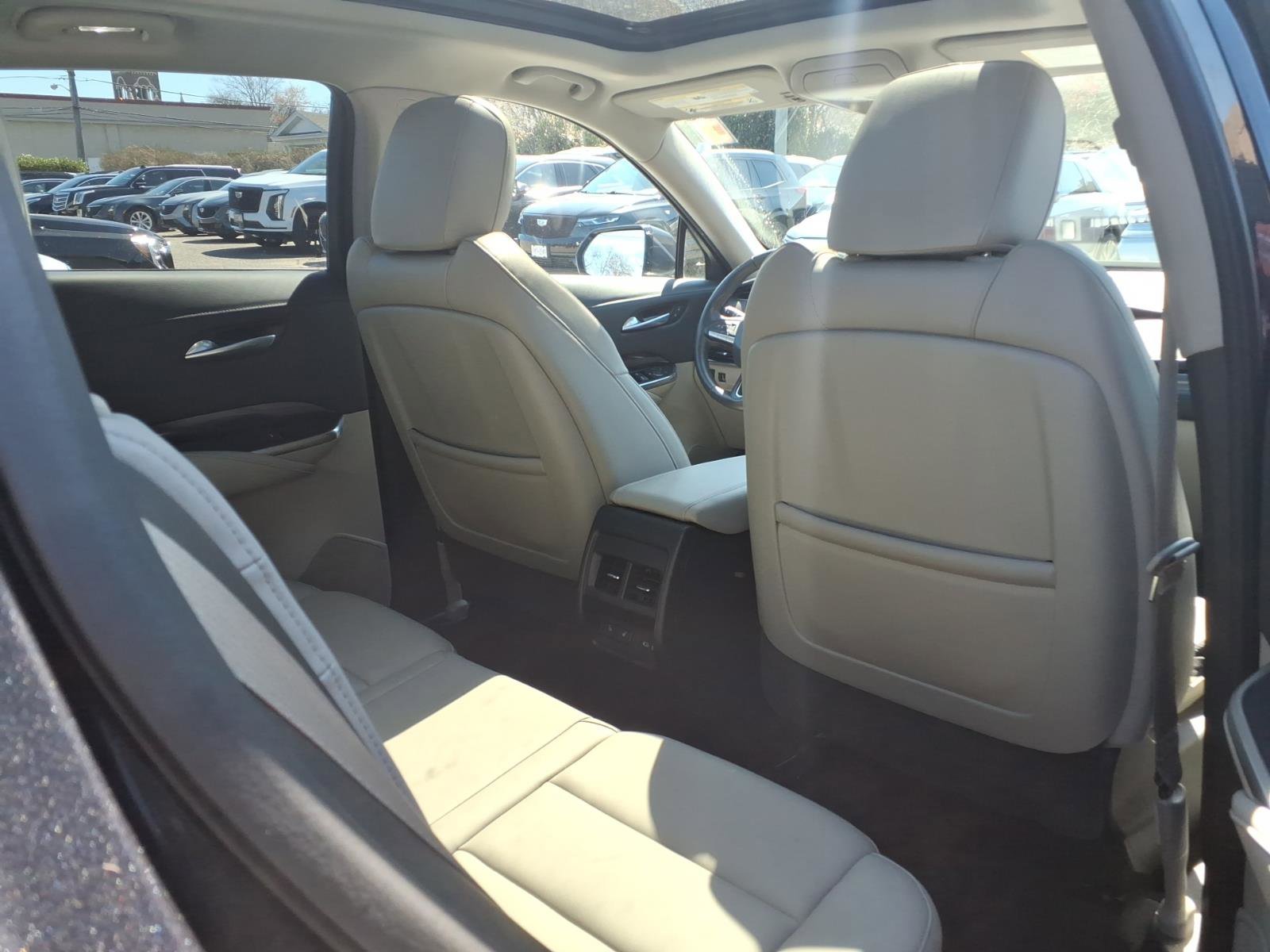 Certified 2023 Cadillac XT4 Luxury w/ Cold Weather Package AWD/4WD image 24