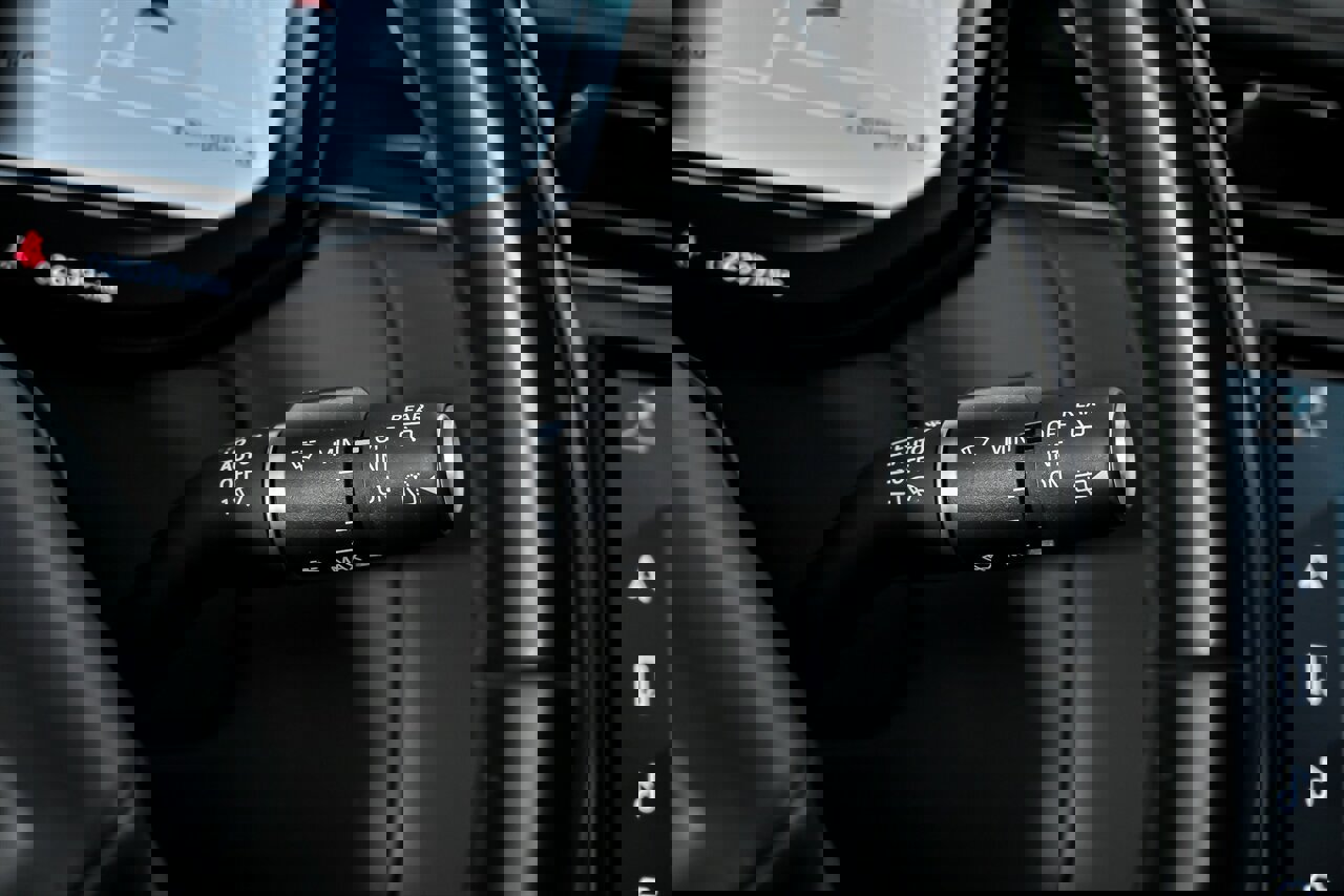 Used 2023 Land Rover Range Rover SV image 31