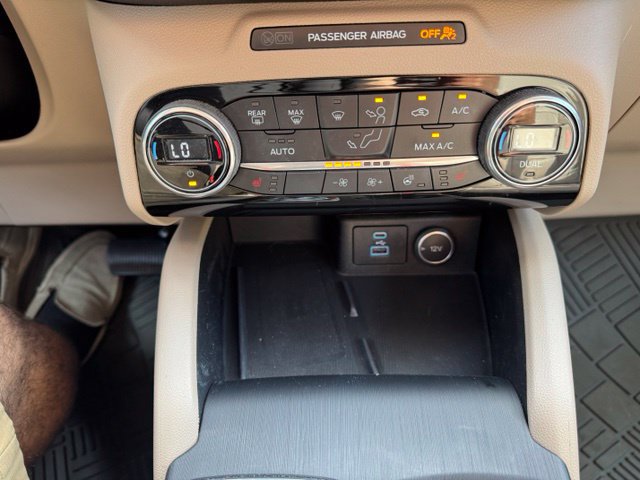 Used 2021 Ford Escape SEL w/ Technology Package FWD image 33