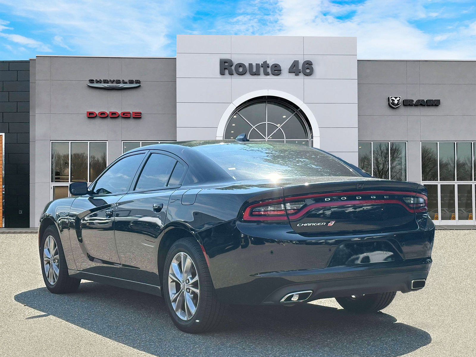 Used 2022 Dodge Charger SXT w/ Navigation & Travel Group AWD/4WD image 4