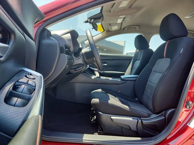 Used 2025 Nissan Sentra SR FWD image 9
