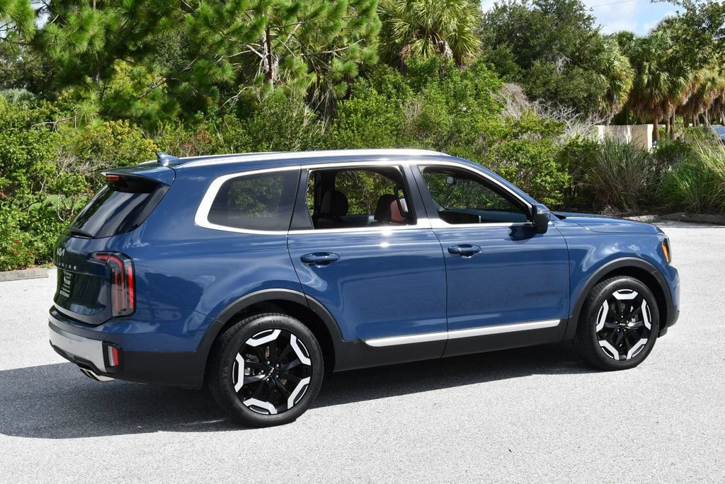 Used 2023 Kia Telluride EX FWD image 6